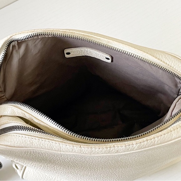 Bottega Veneta bone white pebbled leather intrecciato detail crossbody bag - Picture 10 of 12